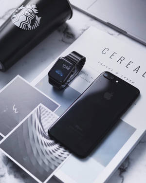 Apple Watch ja Jet Black iPhone taustakuva — Apple Watch Taustakuvat