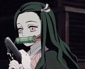 Aseen kanssa Demon Slayer Nezuko