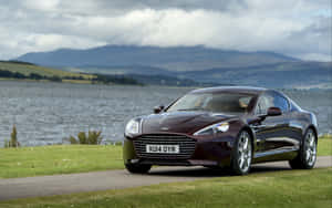 Aston Martin Rapide S tiellä — Steam Deck Taustakuvat