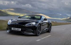 Aston Martin Vanquish - Ylellinen suorituskykyinen urheiluauto — Steam Deck Taustakuvat