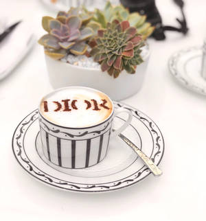 Dior Cafe Cappuccino -taustakuva — Oppo Find N Taustakuvat