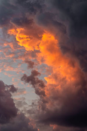 Esteettinen taivas ja cumulonimbus-pilviä — Esteettinen taivas Taustakuvat