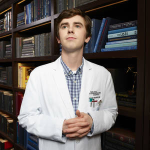 Freddie Highmore tohtori Shaunina -taustakuva — Pixel Watch 4 Taustakuvat