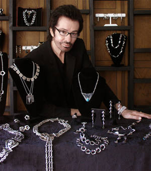 George Chakiris Kokoelmat Hopeakorut — Honor Magic V Taustakuvat