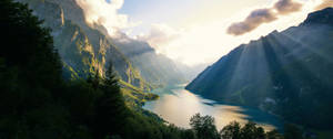 Glarusin kantonin vuoret Sveitsissä -taustakuva. — 3440x1440 Taustakuvat