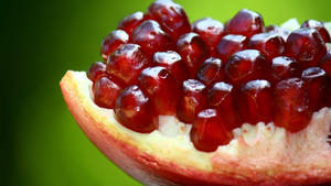 Granaattiomenan siemenet paljastuvat — Tummanpunainen Taustakuvat