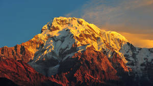 Annapurnan massiivi Himalajan vuori 4k-taustakuva.