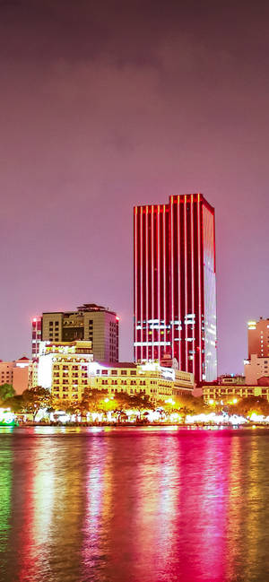 Ho Chi Minh Cityn pinkki rakennus -taustakuva — iPhone 15 Taustakuvat