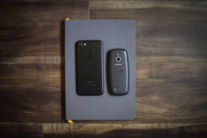 IPhone ja Nokia 3310 — Nokia Taustakuvat
