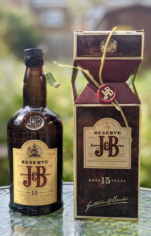 J&B Reserve Aged 15 Years — Honor Pad Taustakuvat