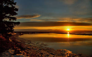 Kaunis auringonlasku Alaskassa taustakuva