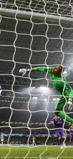 Keylor Navas toiminnassa kentällä — Moto E Taustakuvat