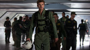 Liam Hemsworth Jake Morrisonina elokuvassa Independence Day taustakuva — iMac Taustakuvat