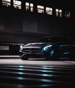 Mercedes Benz hehkuu pimeässä -taustakuva — Galaxy Z Fold 6 Taustakuvat