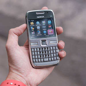 Nokia E72 Qwerty-näppäimistöpuhelin