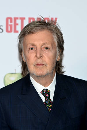 Paul McCartney puvussa — Huawei MatePad 12 X (2025) Taustakuvat