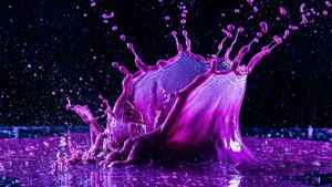 Dynaaminen roiske neonpurppuraa nestettä. — Neon violetti Taustakuvat