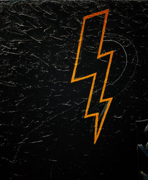 Keltainen salaman logo -taustakuva — Galaxy Z Fold 5 Taustakuvat
