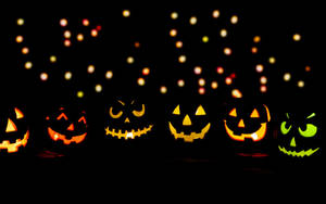 Söpö esteettinen Halloween hehkuvat kurpitsalyhdyt