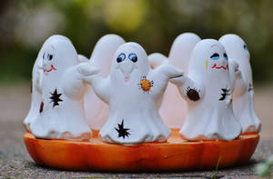Söpö Halloween-koriste valkoisella kummituksella -taustakuva. — Söpö Halloween Taustakuvat