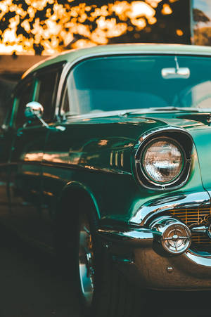 Vihreä retrohenkinen auto -taustakuva