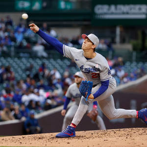 Walker Buehler heittää palloa — 1:1 Taustakuvat